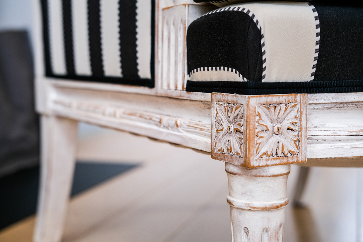 Détail fauteuil chaise bergère Louis XVI